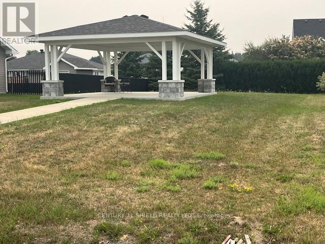 Photo 2 of 10718 West End Terrace, South Dundas ON