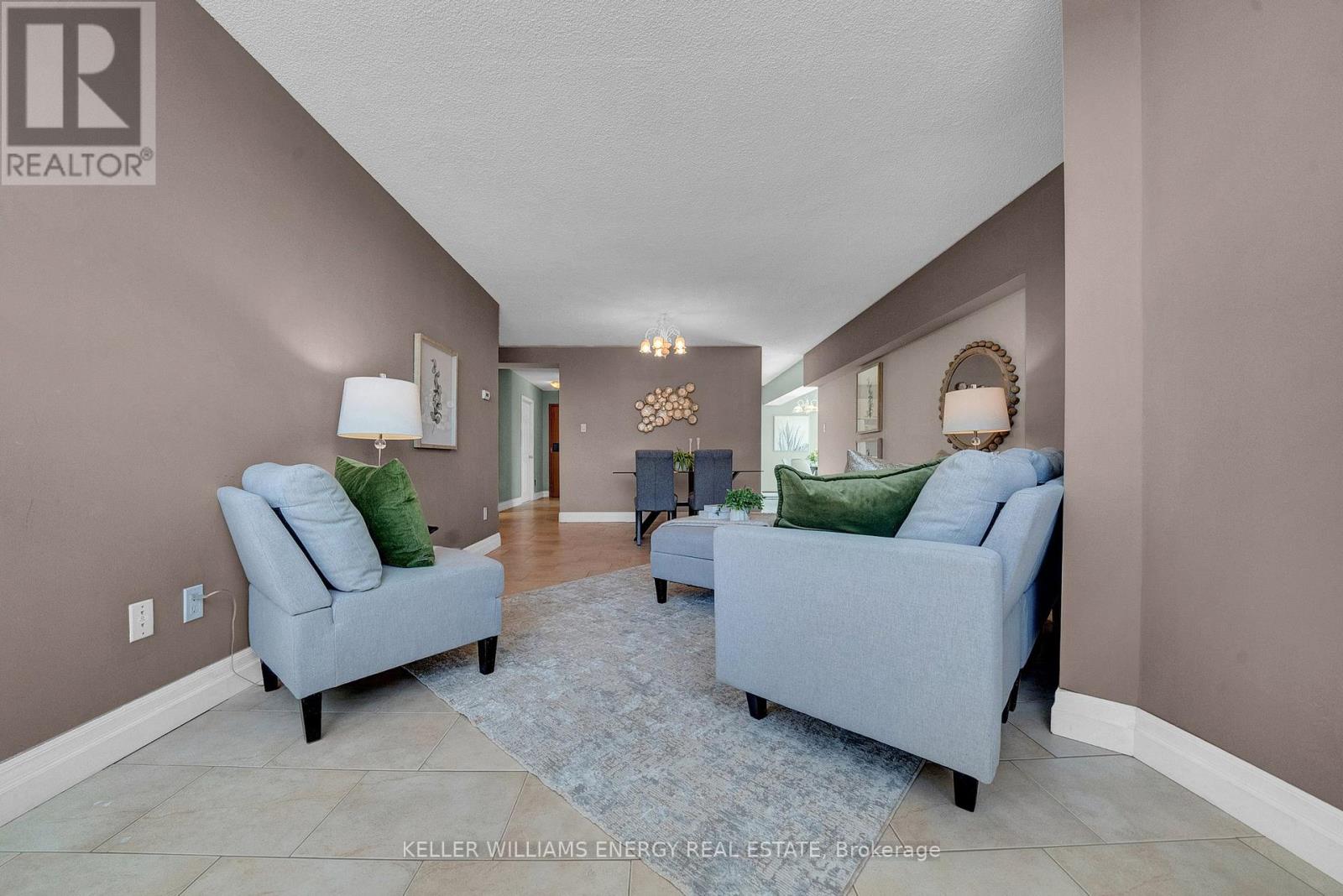 Photo 29 of 302 80 Athol Street E, Oshawa ON