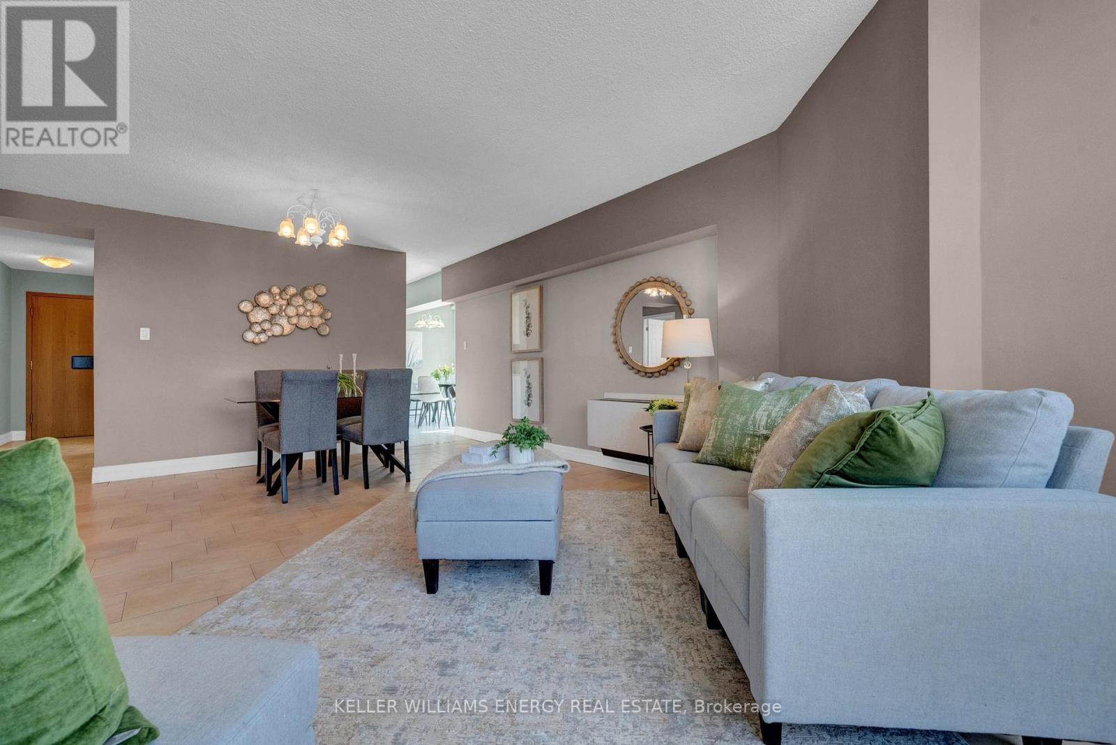Photo 14 of 302 80 Athol Street E, Oshawa ON