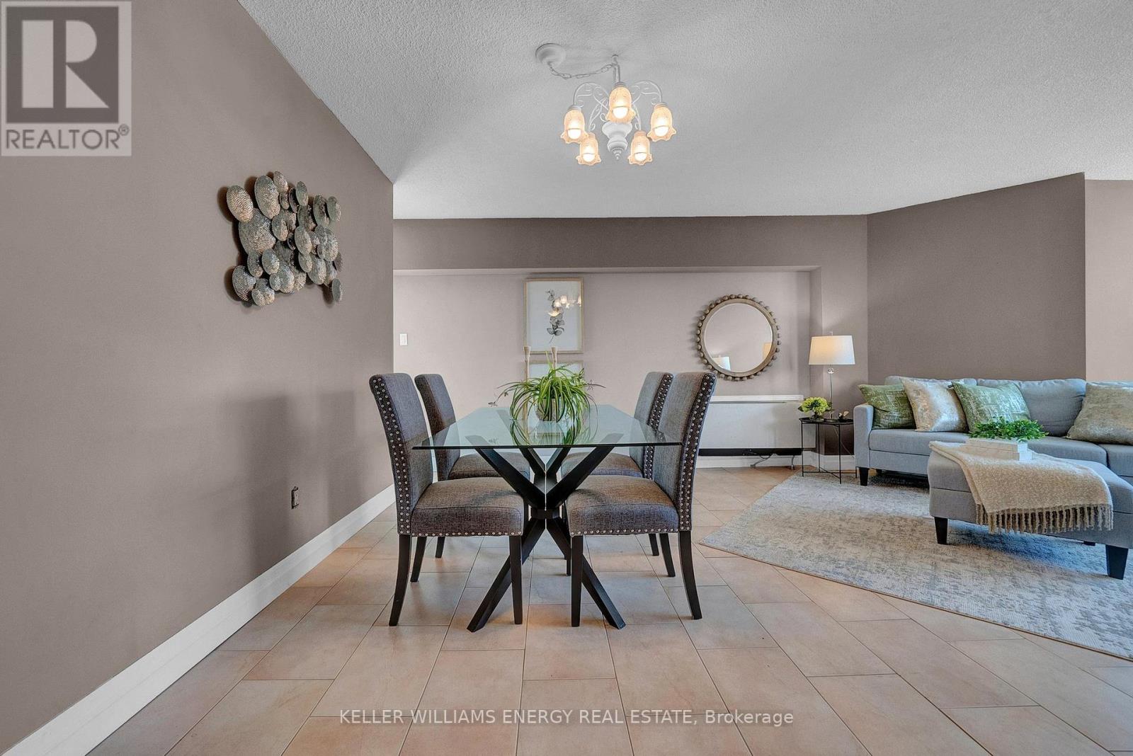 Photo 22 of 302 80 Athol Street E, Oshawa ON