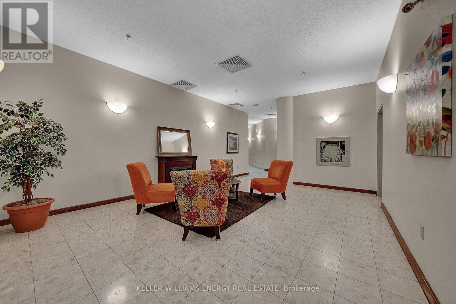Photo 28 of 302 80 Athol Street E, Oshawa ON