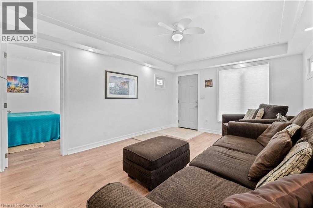 Photo 4 of 135 St George Street, Welland ON