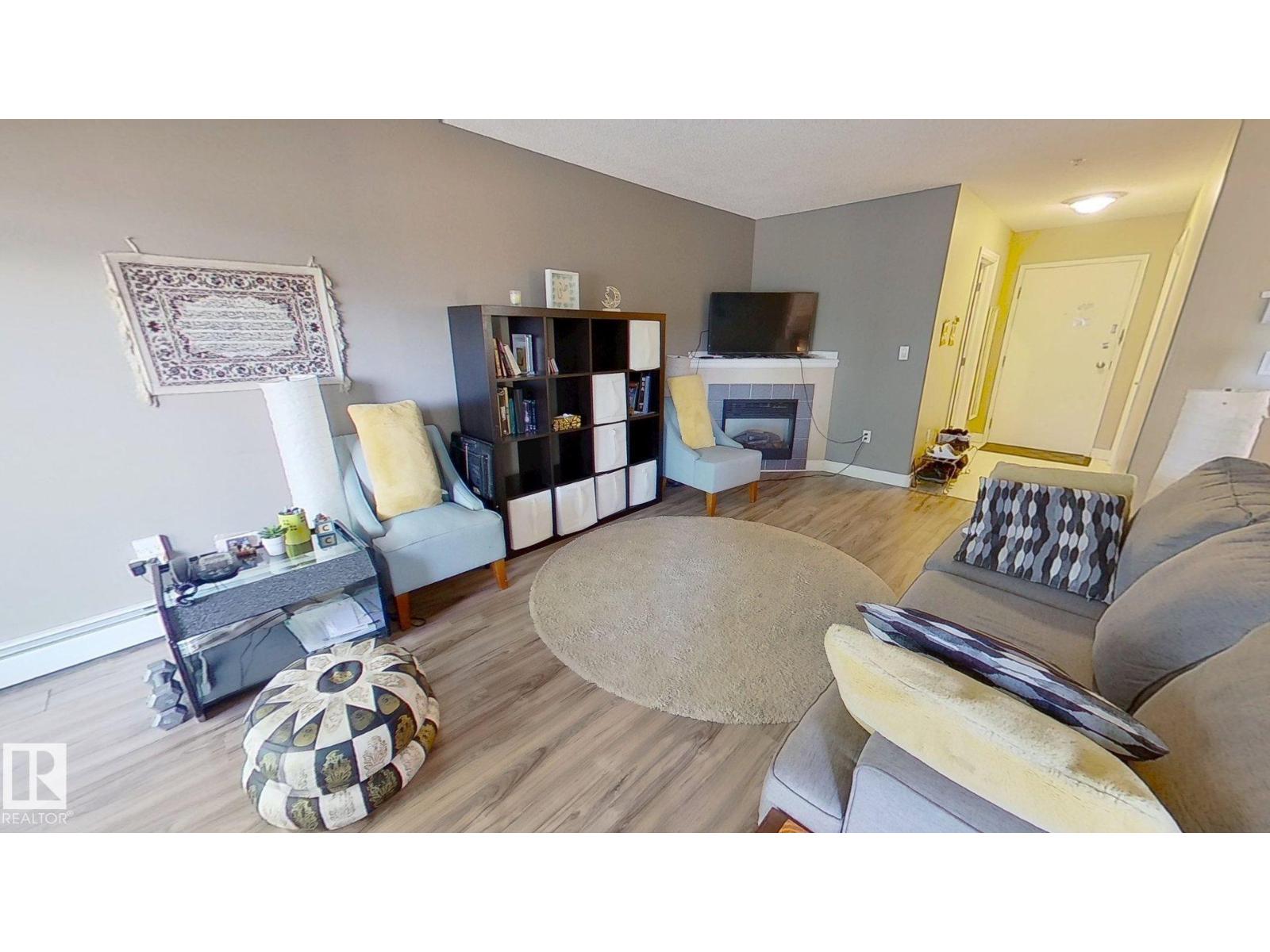 Photo 3 of 208 11446 40 Av Nw, Edmonton AB