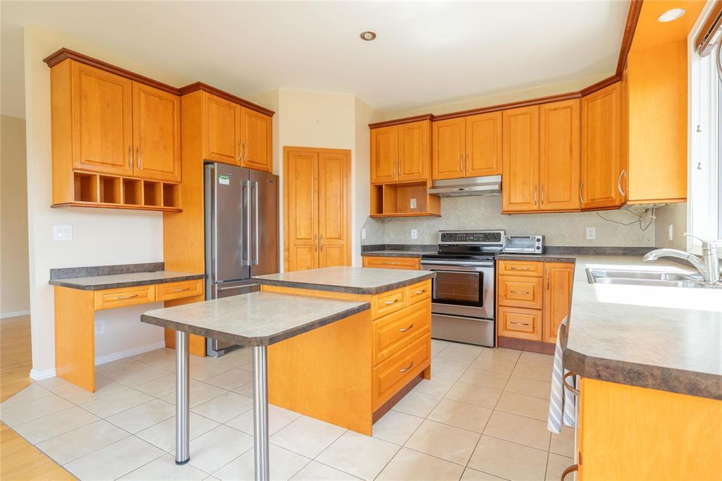 Photo 15 of 22 Grandview Drive, Steinbach MB