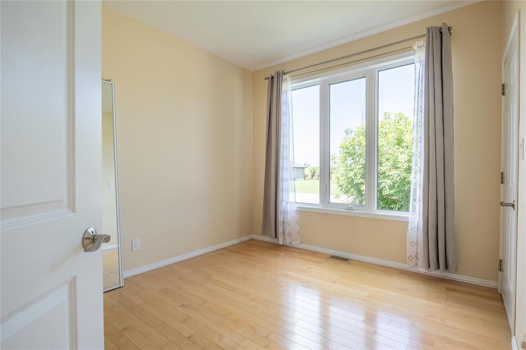 Photo 19 of 22 Grandview Drive, Steinbach MB