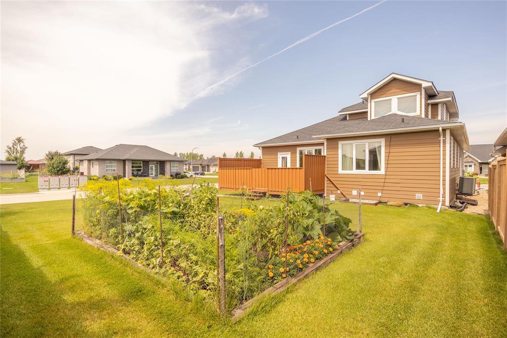 Photo 4 of 22 Grandview Drive, Steinbach MB