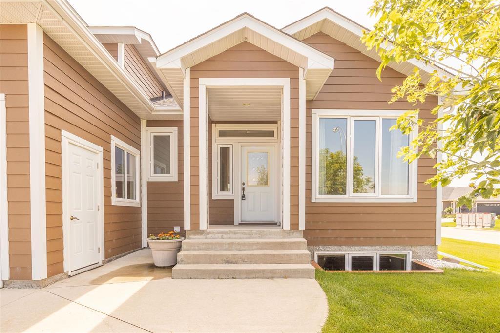 Photo 8 of 22 Grandview Drive, Steinbach MB