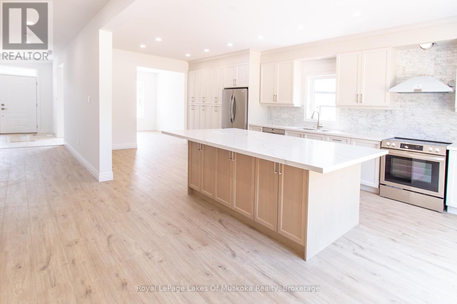 Photo 15 of 37 Whitehorn Park, Bracebridge ON