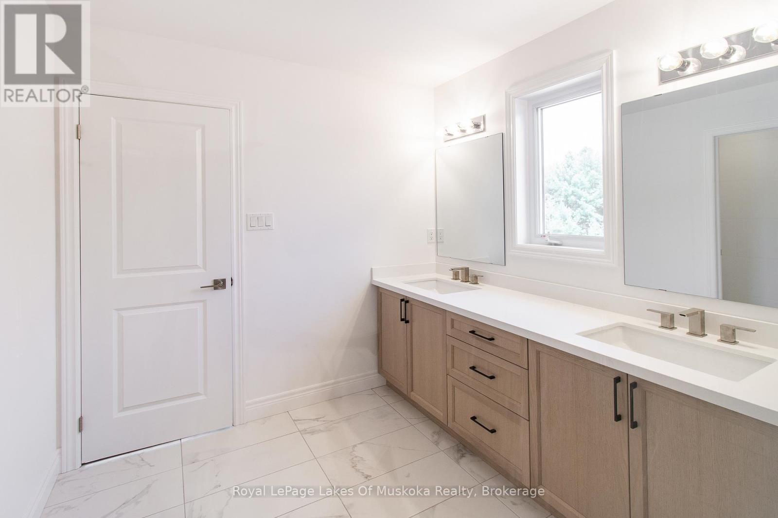 Photo 35 of 37 Whitehorn Park, Bracebridge ON