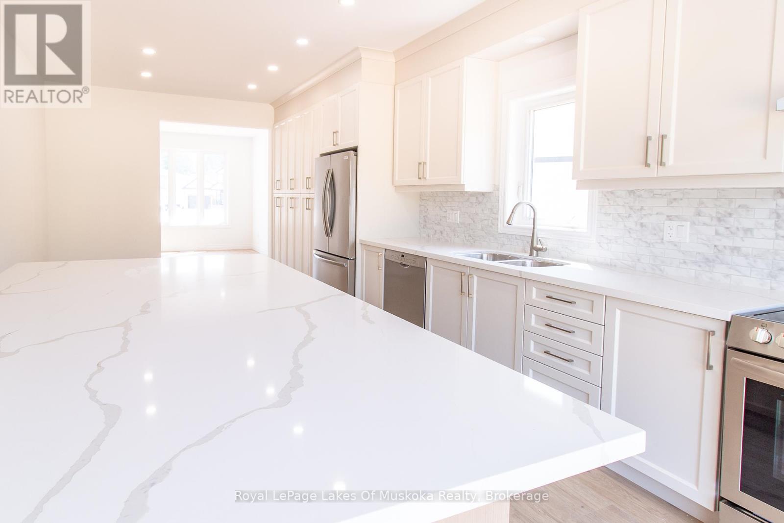 Photo 13 of 37 Whitehorn Park, Bracebridge ON