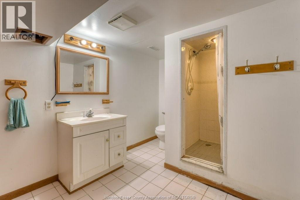 Photo 31 of 3277 Dominion, Windsor ON