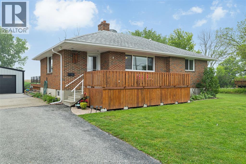Photo 2 of 9556 Malden Rd, Amherstburg ON