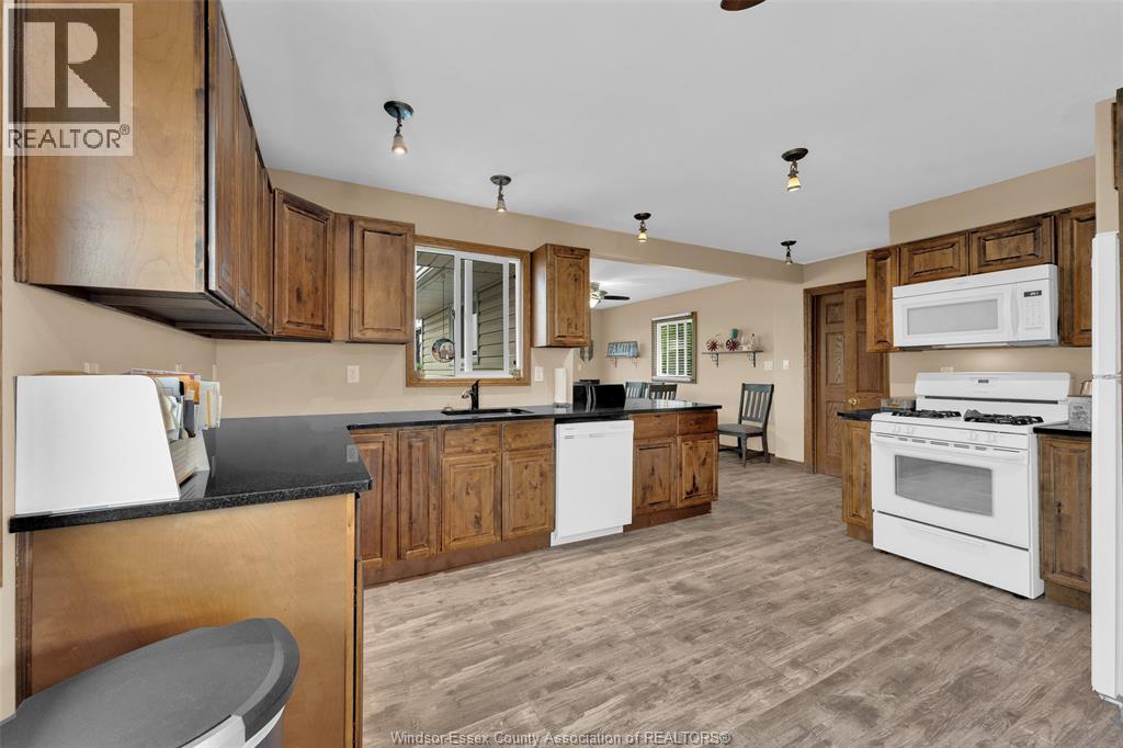 Photo 26 of 9556 Malden Rd, Amherstburg ON