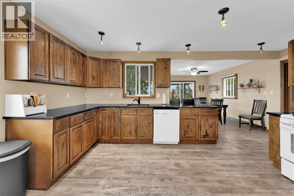 Photo 27 of 9556 Malden Rd, Amherstburg ON