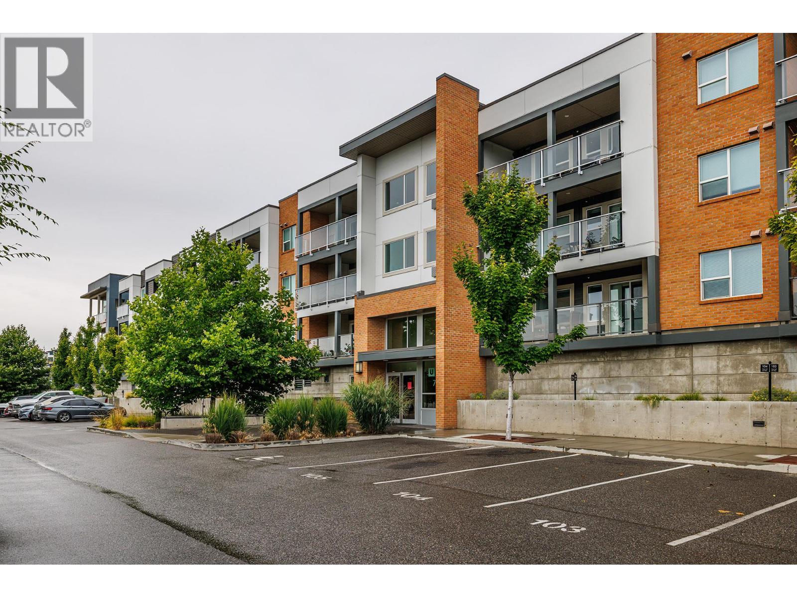 Photo 7 of 725 Academy Way Unit Ph 18, Kelowna BC