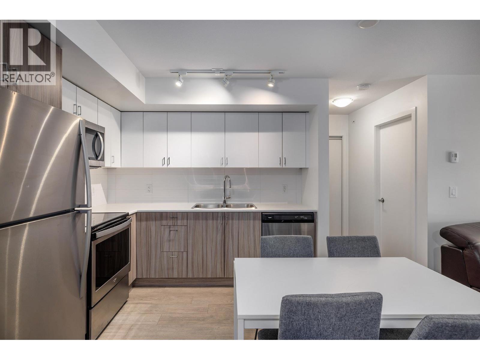 Photo 1 of 725 Academy Way Unit Ph 18, Kelowna BC