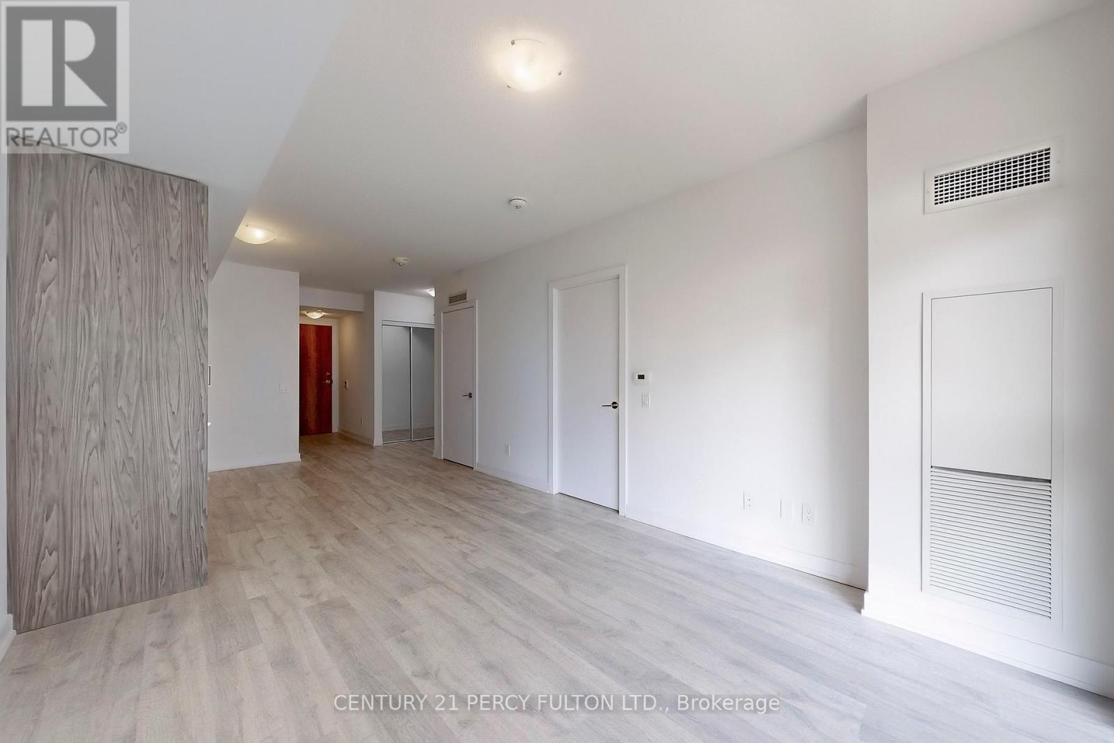 Photo 3 of 313 251 Manitoba Street, Toronto ON