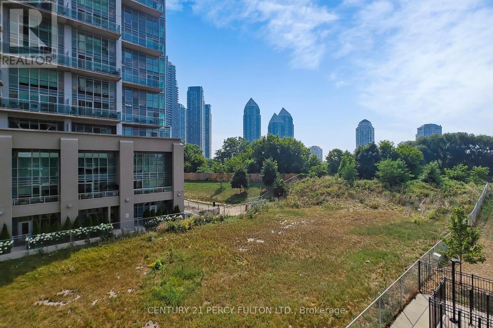Photo 10 of 313 251 Manitoba Street, Toronto ON