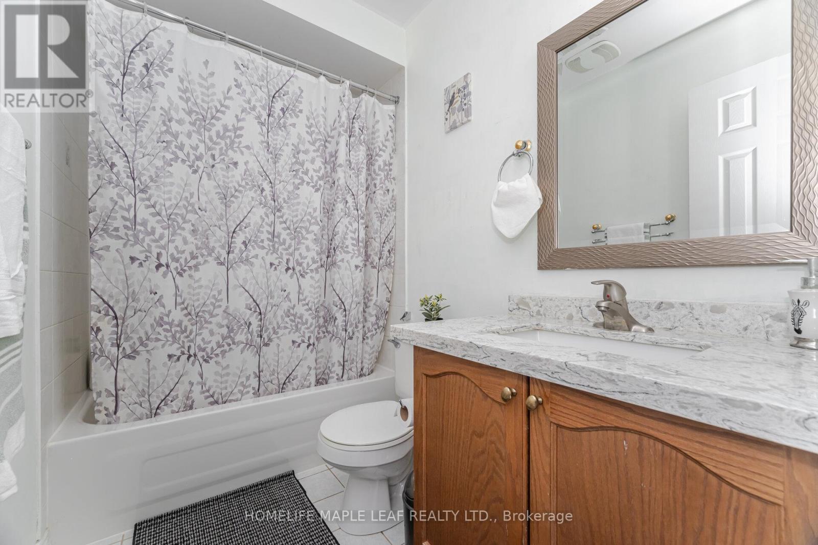 Photo 36 of 17 Eaglefield Gate, Brampton ON