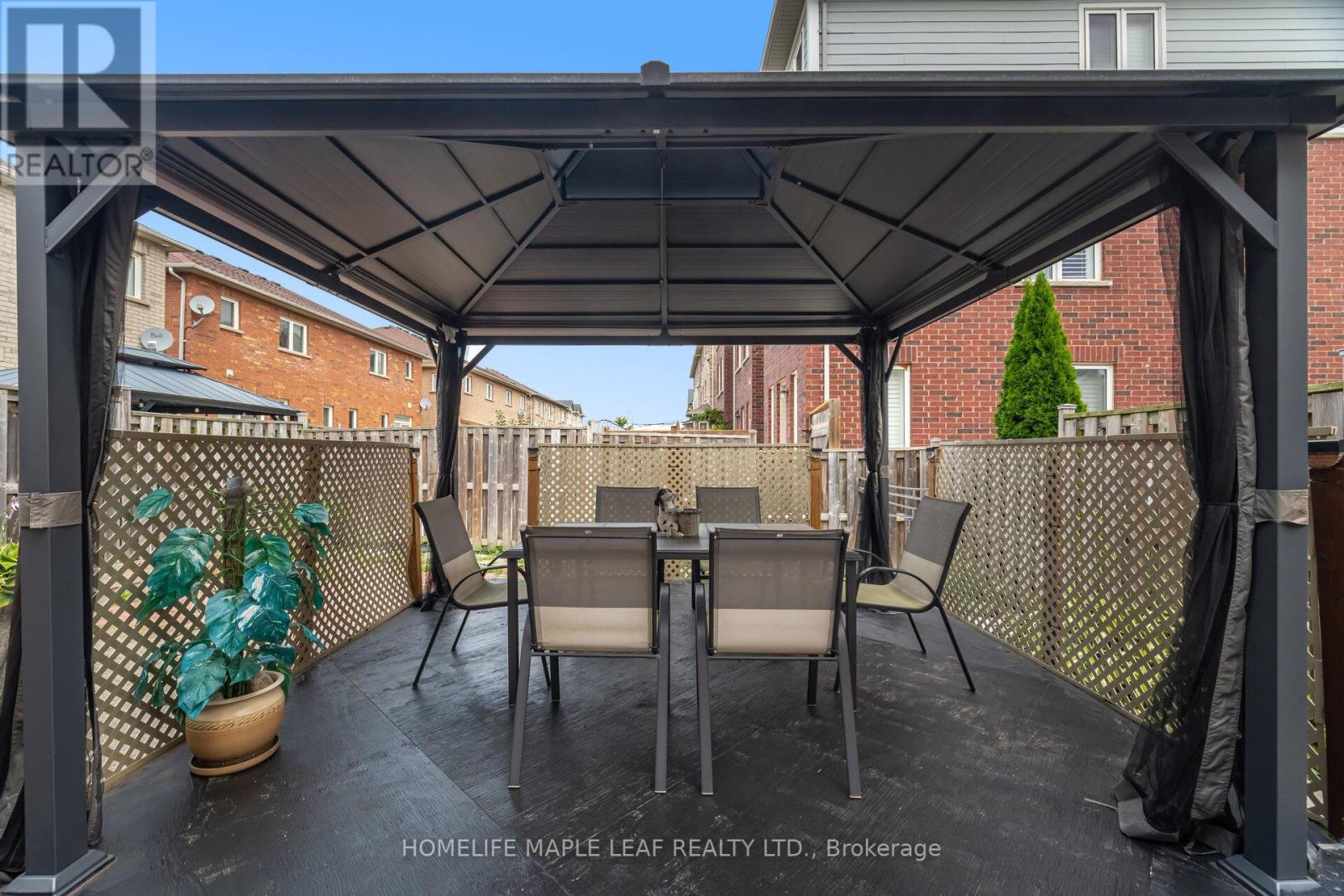 Photo 41 of 17 Eaglefield Gate, Brampton ON