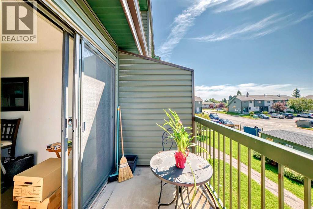 Single Family House for Sale in    Street NE Rundle Calgary 