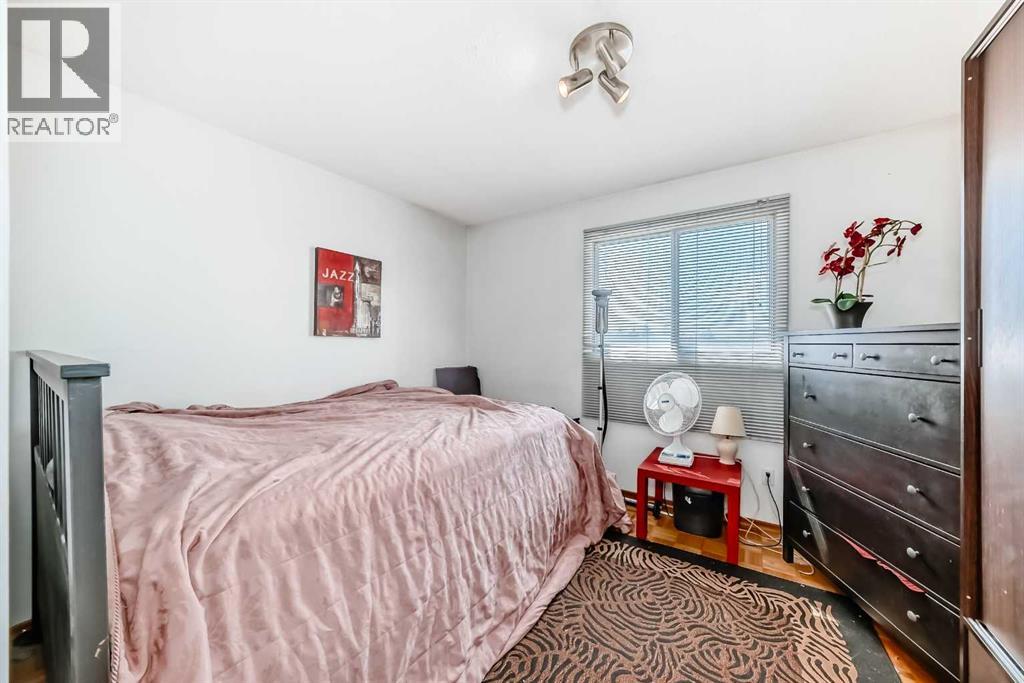 Single Family House for Sale in    Street NE Rundle Calgary 