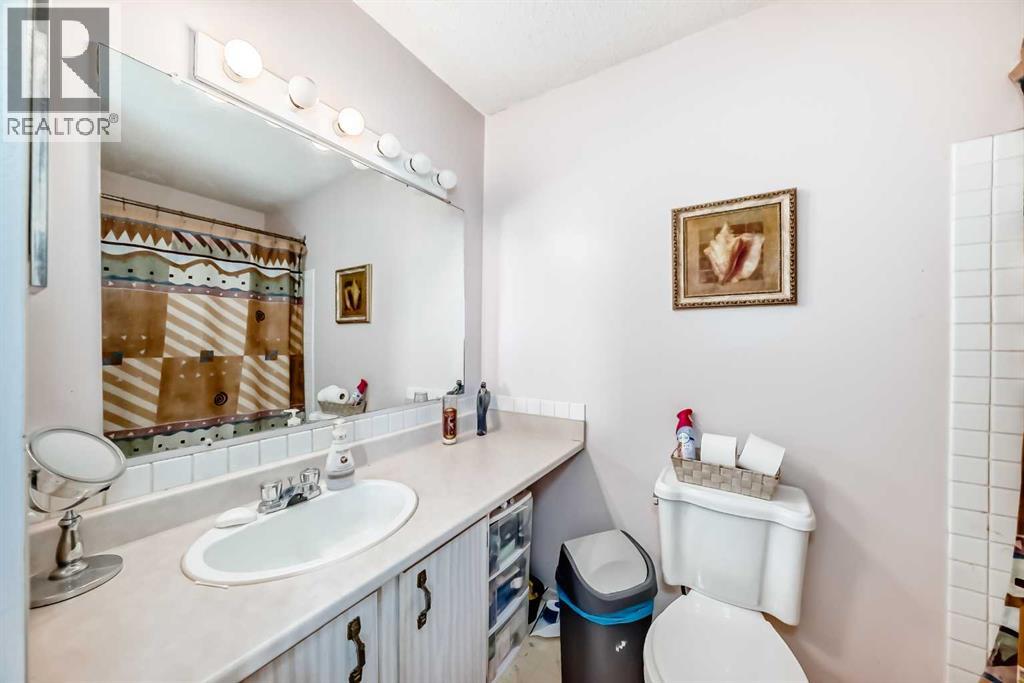 Single Family House for Sale in    Street NE Rundle Calgary 