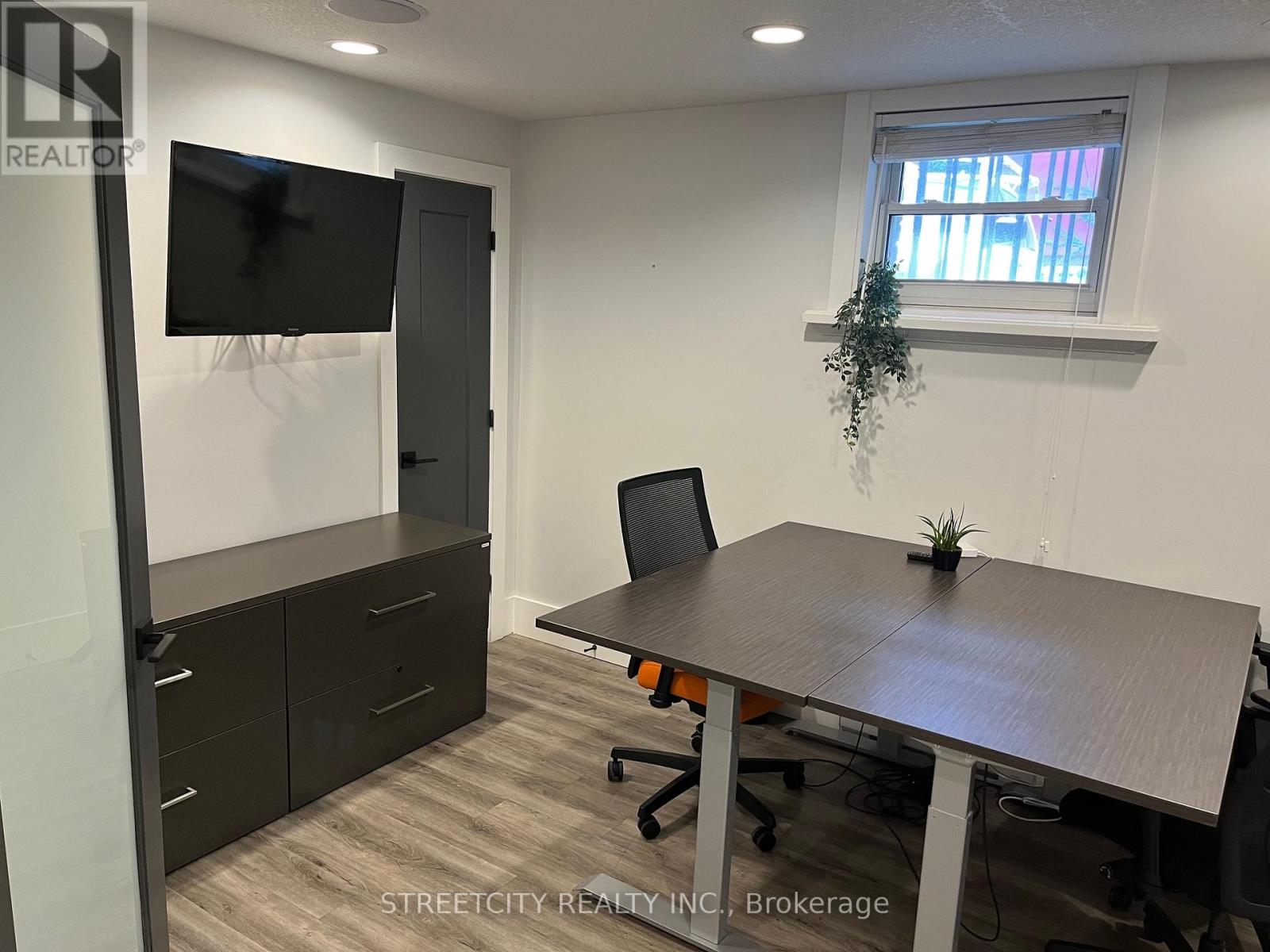 Photo 17 of 16 440 Wellington Street, London East ON