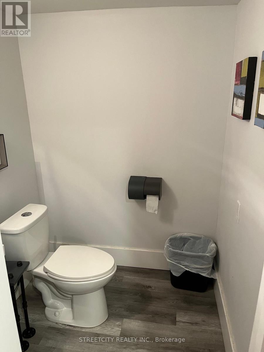 Photo 13 of 16 440 Wellington Street, London East ON