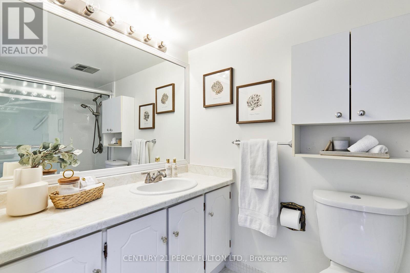 Photo 6 of Ph 12 55 William Street E, Oshawa ON
