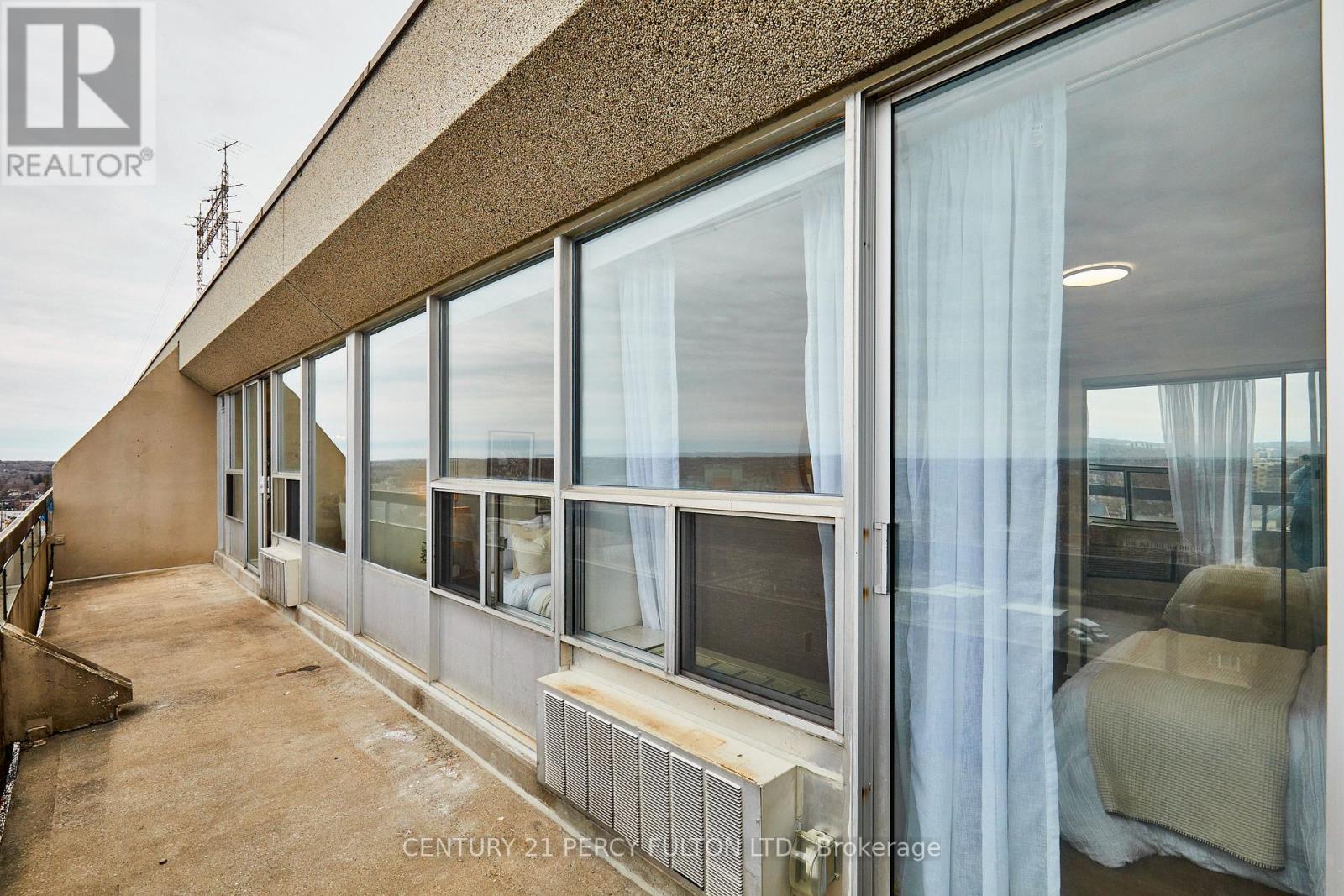 Photo 3 of Ph 12 55 William Street E, Oshawa ON