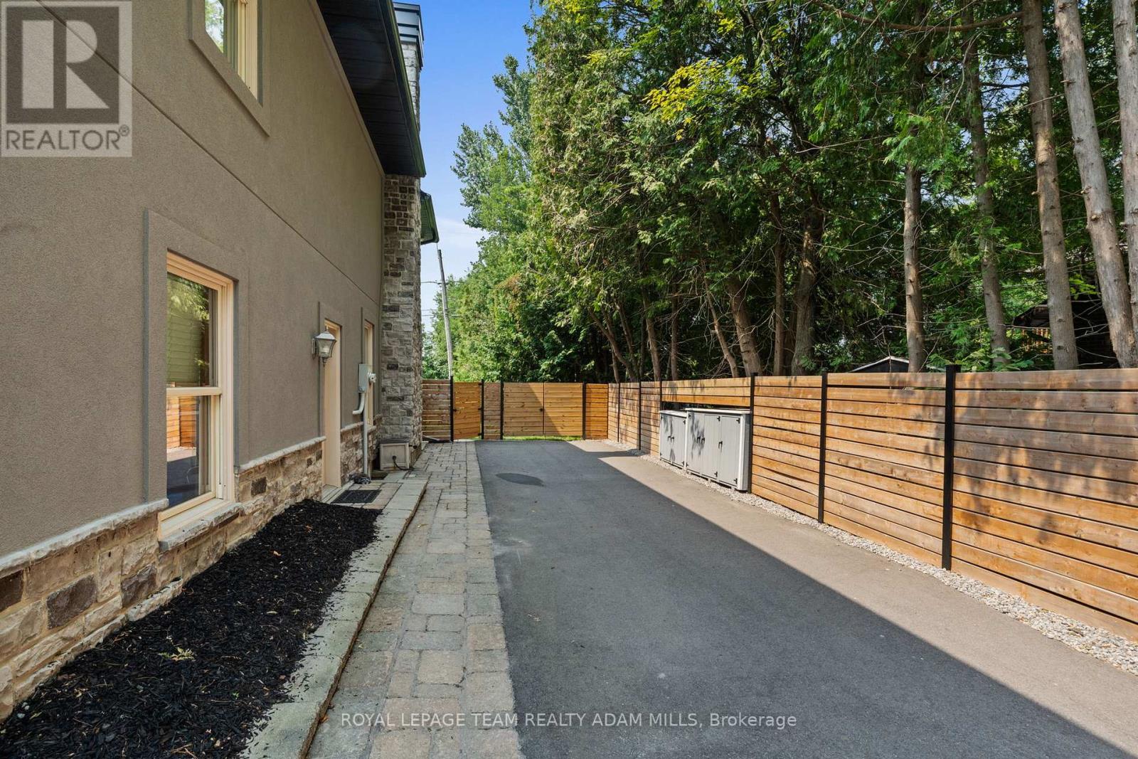 Photo 9 of 2330 Summerside Drive, Ottawa ON