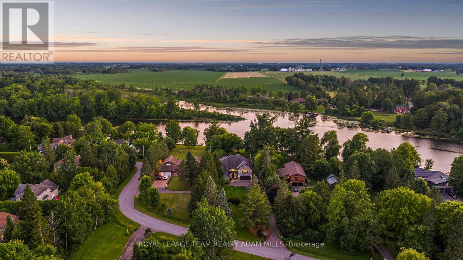 Photo 43 of 2330 Summerside Drive, Ottawa ON