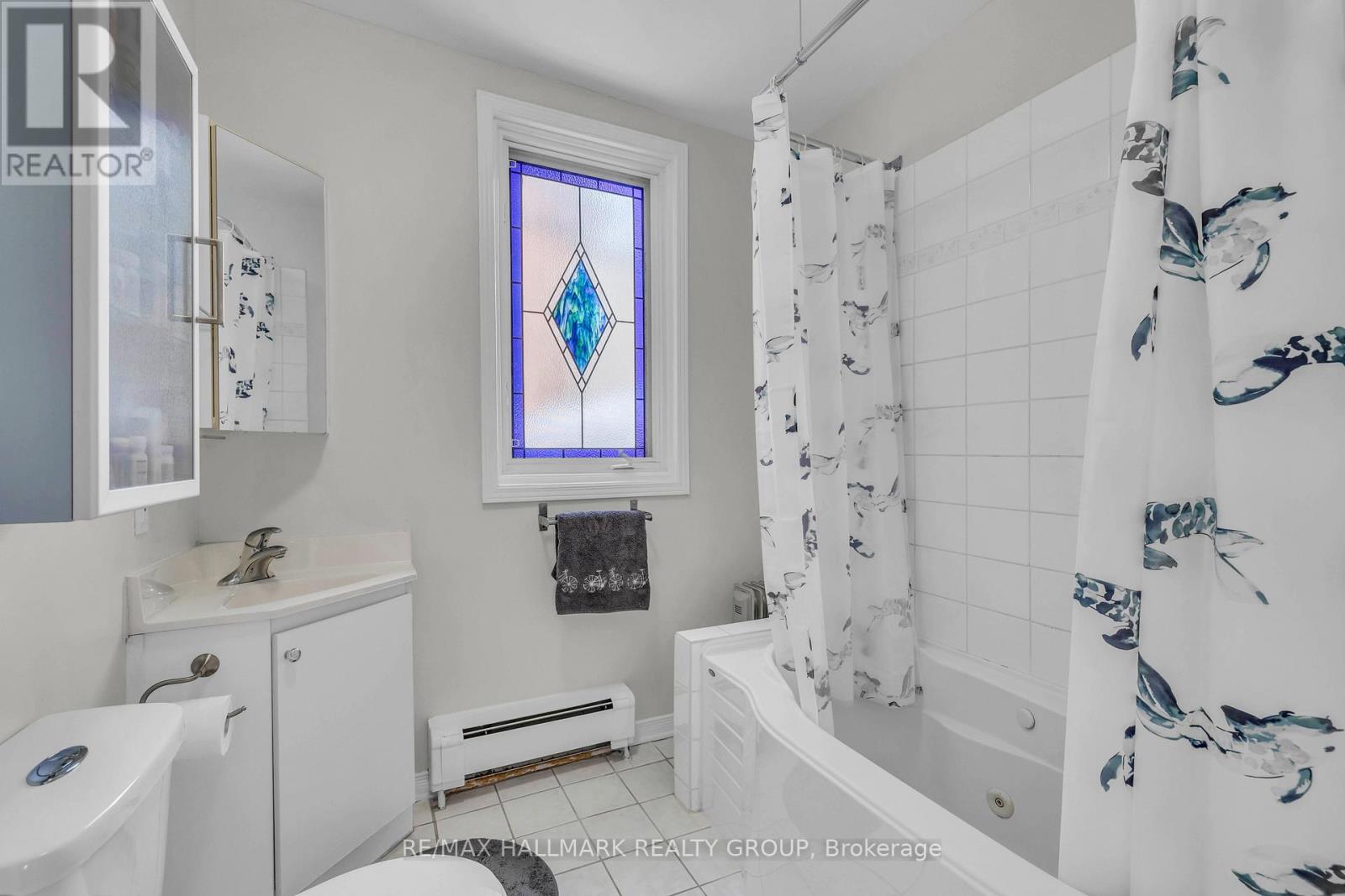 Photo 5 of 396 Daly Avenue, Ottawa ON