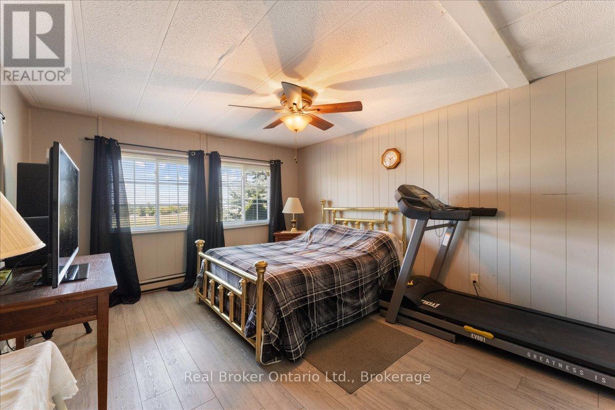 Photo 17 of 241 241 St Paul Street W, St Catharines ON