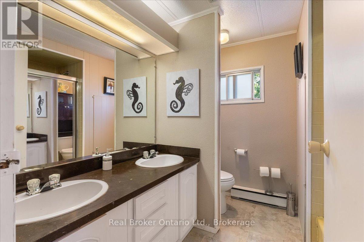 Photo 12 of 241 241 St Paul Street W, St Catharines ON