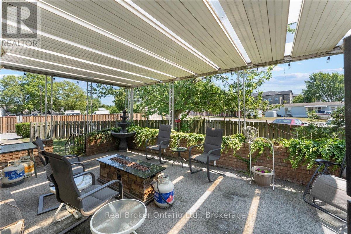 Photo 19 of 241 241 St Paul Street W, St Catharines ON