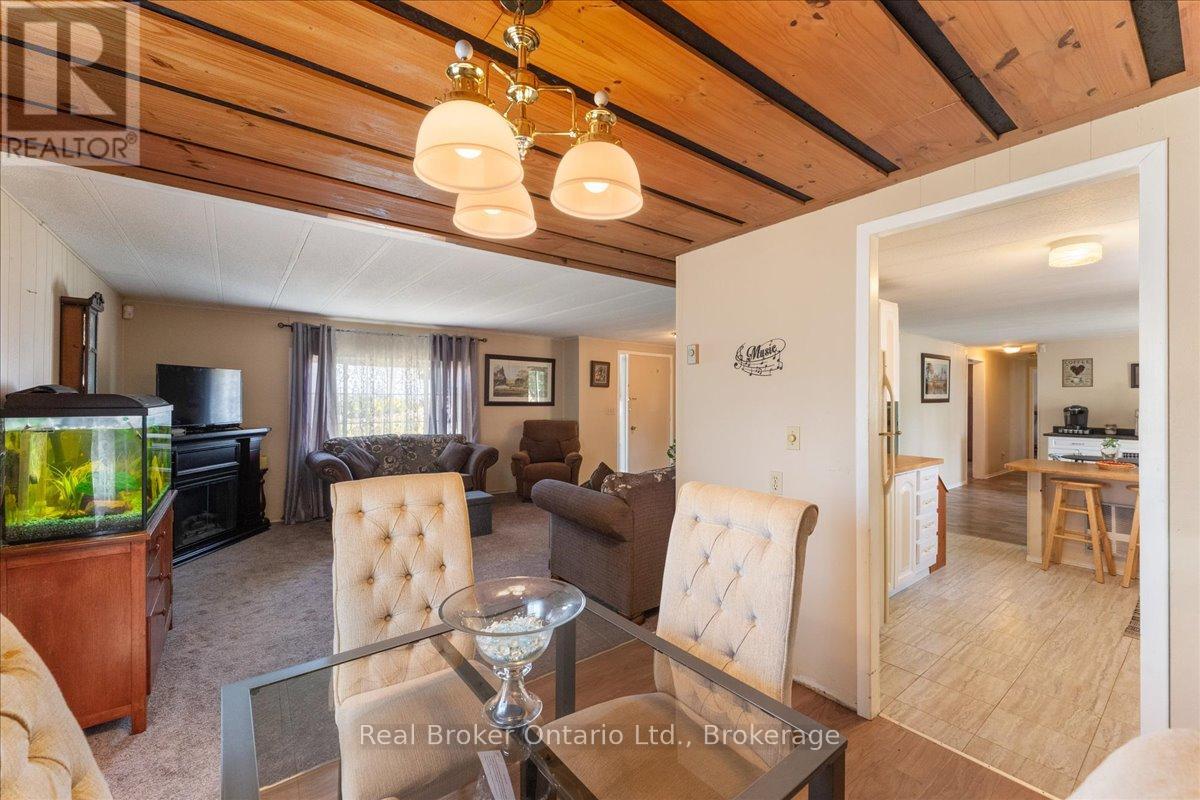 Photo 9 of 241 241 St Paul Street W, St Catharines ON