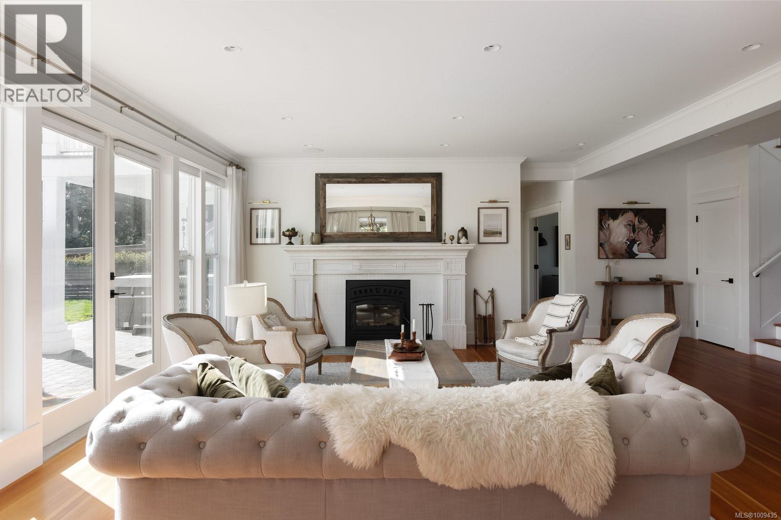  1527 Mount Newton Cross Road, Central Saanich