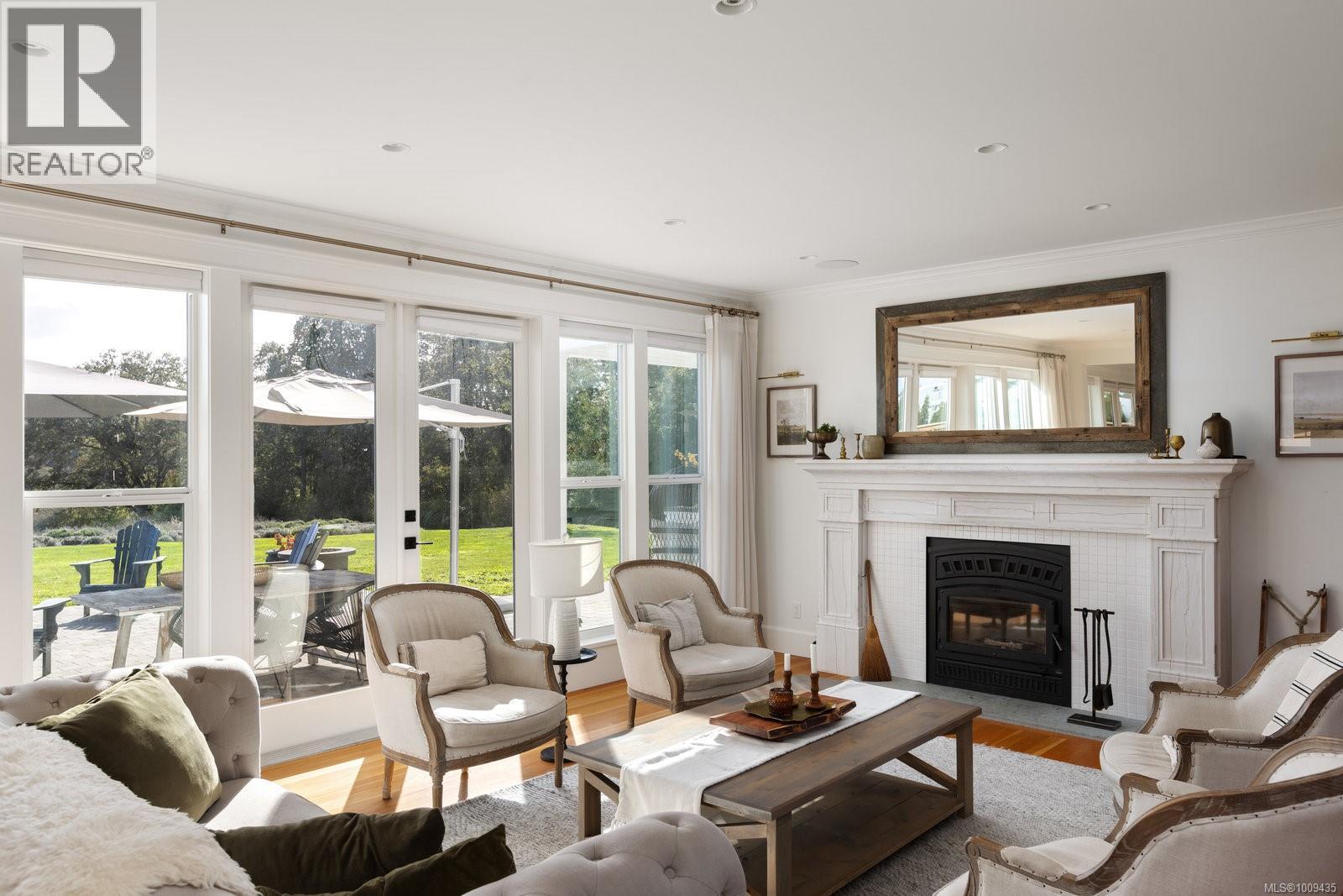  1527 Mount Newton Cross Road, Central Saanich