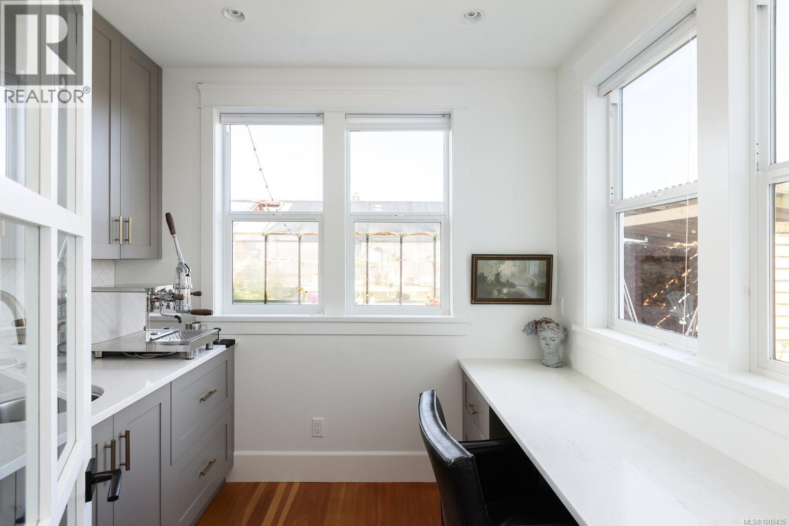 1527 Mount Newton Cross Road, Central Saanich