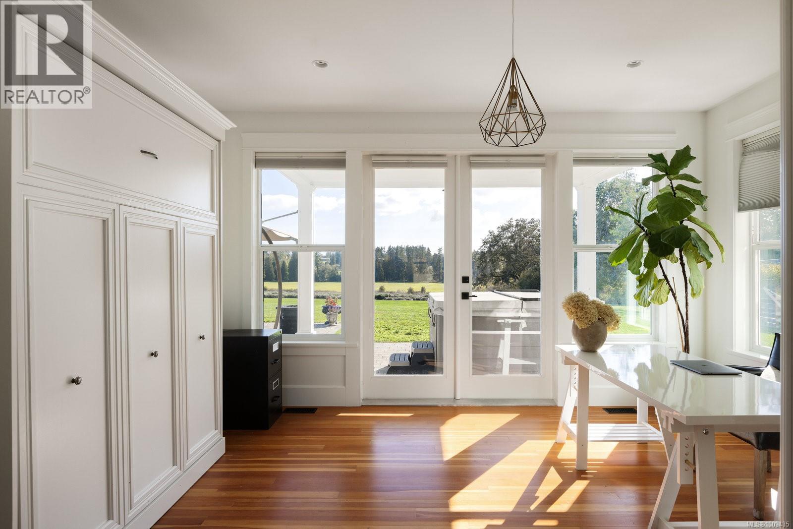  1527 Mount Newton Cross Road, Central Saanich