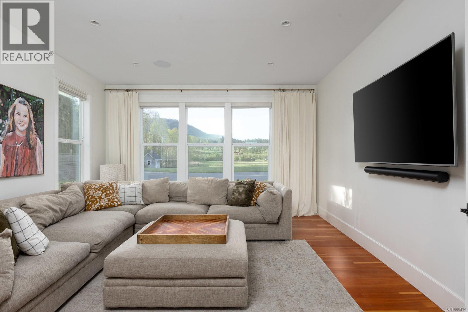  1527 Mount Newton Cross Road, Central Saanich