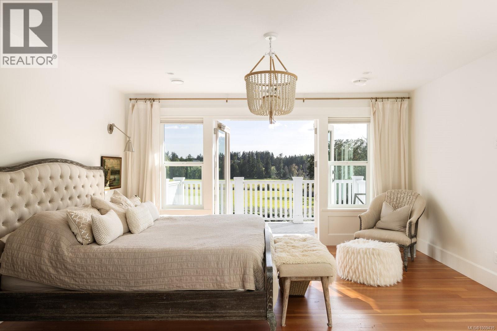  1527 Mount Newton Cross Road, Central Saanich