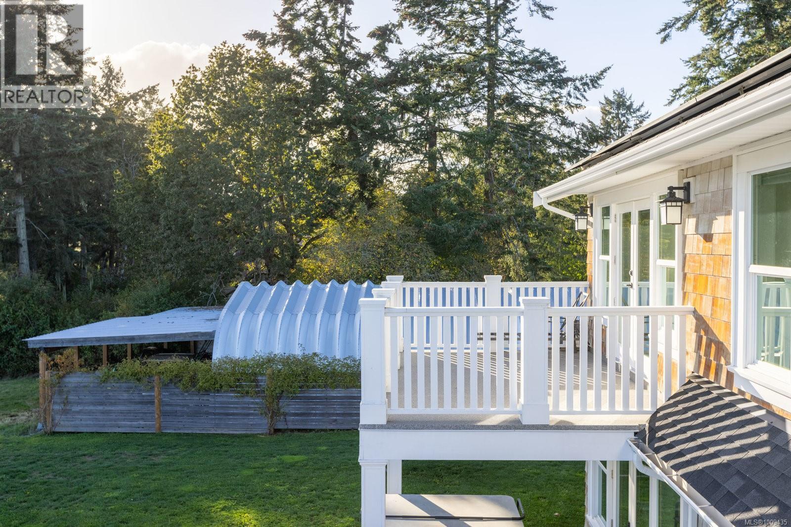  1527 Mount Newton Cross Road, Central Saanich