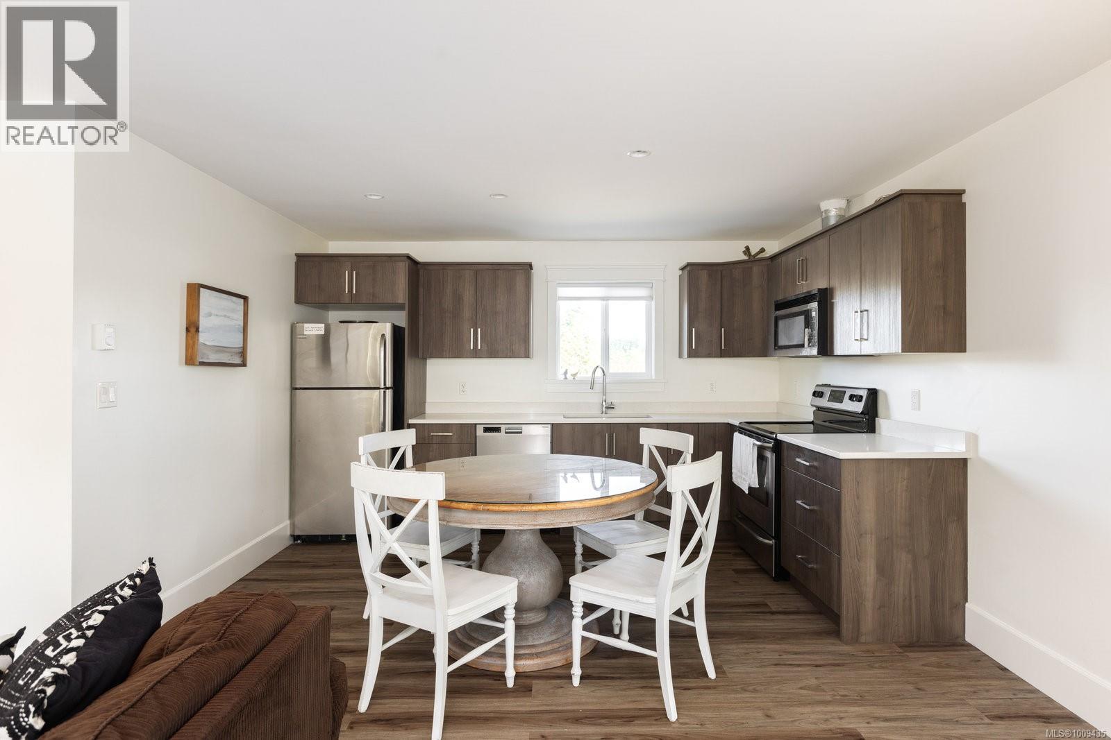  1527 Mount Newton Cross Road, Central Saanich