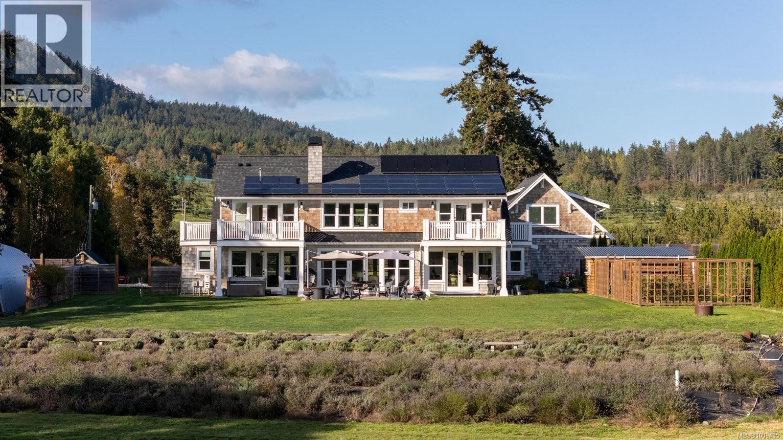  1527 Mount Newton Cross Road, Central Saanich