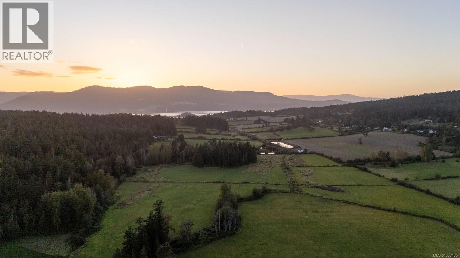  1527 Mount Newton Cross Road, Central Saanich
