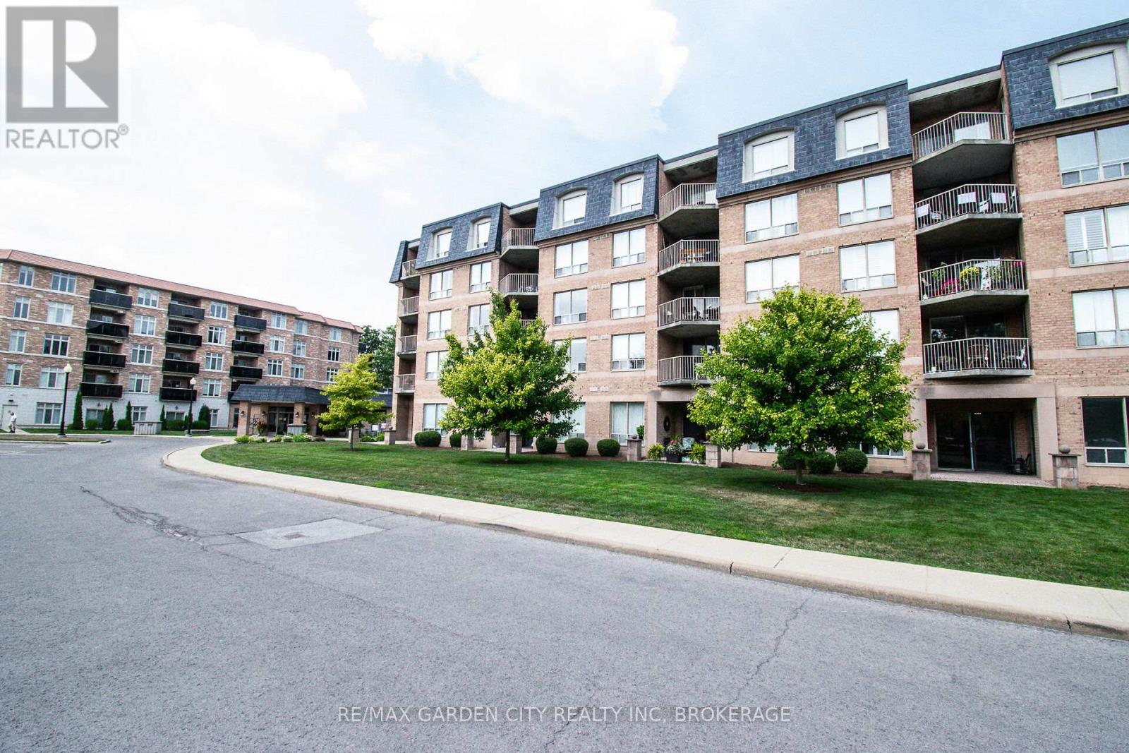 Photo 1 of 320 8111 Forest Glen Drive, Niagara Falls ON