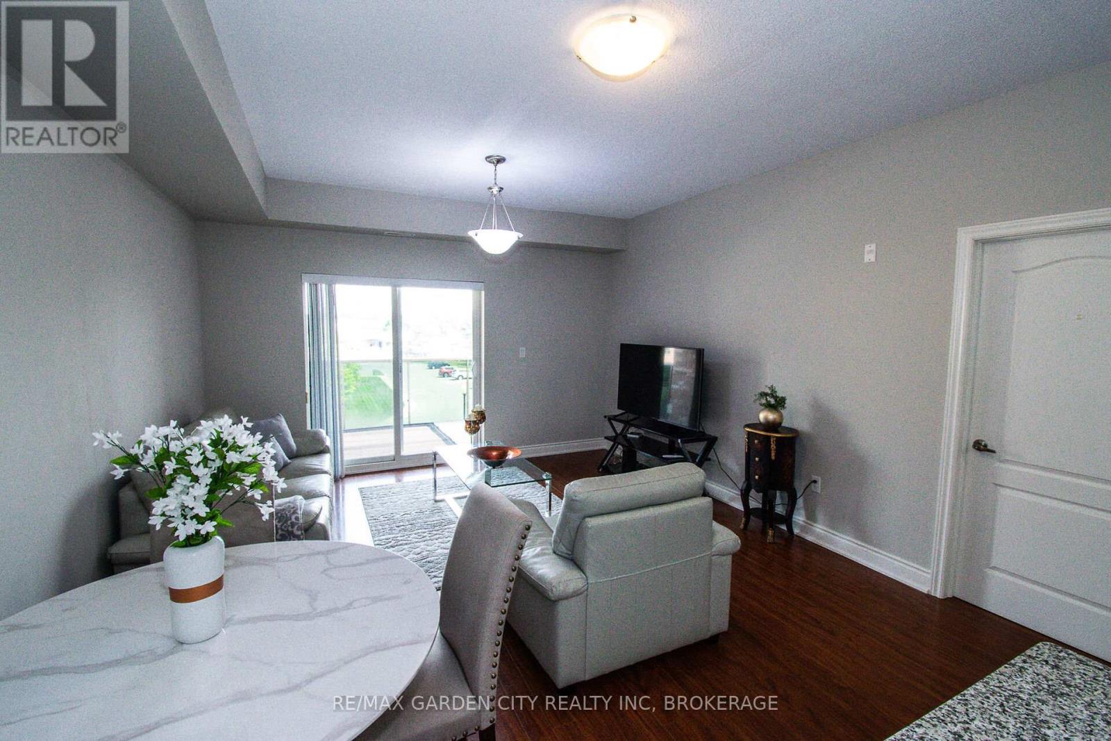 Photo 12 of 320 8111 Forest Glen Drive, Niagara Falls ON